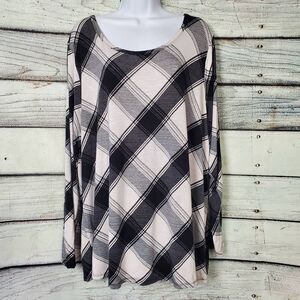 Maurices 24/7 Women’s Plus 2X Black Gray Plaid Long Sleeve Tunic Top